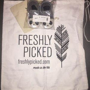 Freshly picked panda Mocs size 7